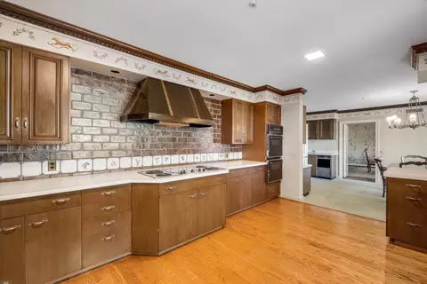 Kitchen - 382 Provencal, Grosse Pointe Farms, MI 48236 photo 3 of 3