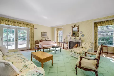 Living - 382 Provencal, Grosse Pointe Farms, MI 48236 photo 3 of 6