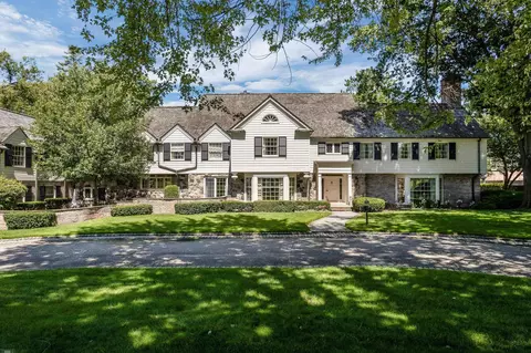 Exterior - 382 Provencal, Grosse Pointe Farms, MI 48236 photo 4 of 16