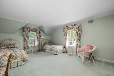 Bedroom - 382 Provencal, Grosse Pointe Farms, MI 48236 photo 8 of 10