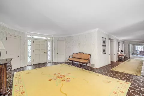 Entry Way - 382 Provencal, Grosse Pointe Farms, MI 48236 photo 2 of 10