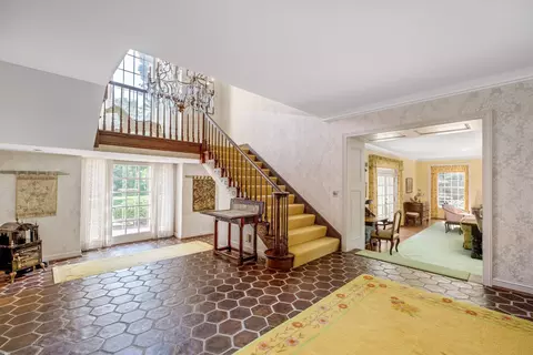 Entry Way - 382 Provencal, Grosse Pointe Farms, MI 48236 photo 4 of 10