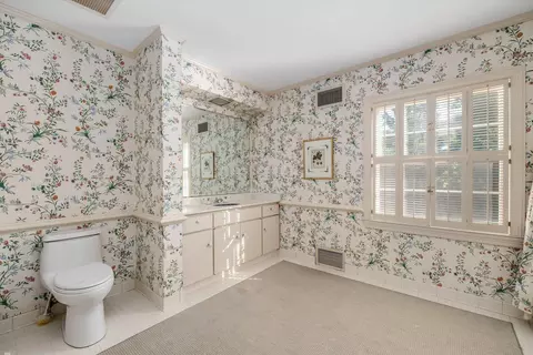 Bath - 382 Provencal, Grosse Pointe Farms, MI 48236 photo 5 of 14