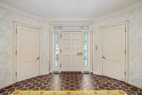 Entry Way - 382 Provencal, Grosse Pointe Farms, MI 48236 photo 1 of 10
