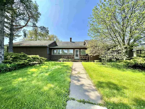 1415 13th, Bark River, MI 49807