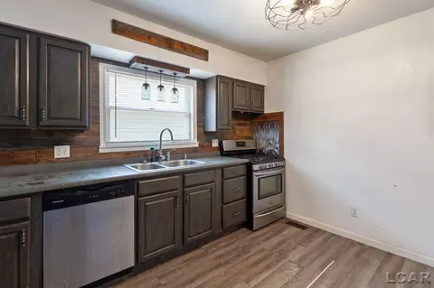 328 Crystal Spg, Adrian, MI 49221 photo 17