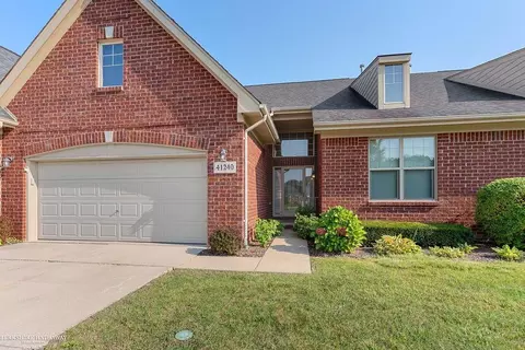 41240 English Oak, Clinton Township, MI 48038