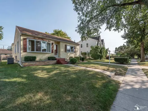 1011 Wolverine, Monroe, MI 48161 photo 2