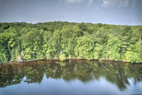 lot7 Petticoat Lk, Michigamme, MI 49862