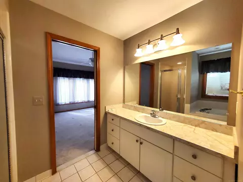 Bath - 52165 Jacqueline, Macomb, MI 48042 photo 1 of 7