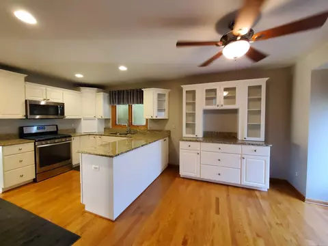 Kitchen - 52165 Jacqueline, Macomb, MI 48042 photo 2 of 8