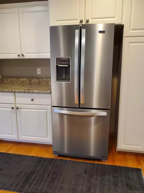 Kitchen - 52165 Jacqueline, Macomb, MI 48042 photo 8 of 8
