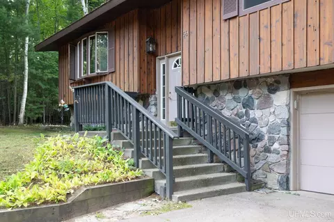 59 Elder, Marquette, MI 49855 photo 3
