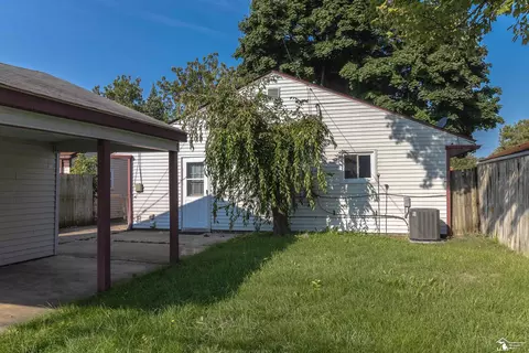 Exterior - 7581 Monroe, Taylor, MI 48180 photo 7 of 7