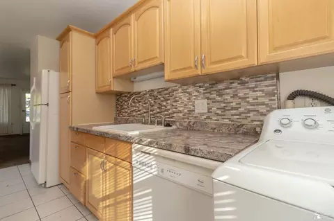 Kitchen - 7581 Monroe, Taylor, MI 48180 photo 3 of 3