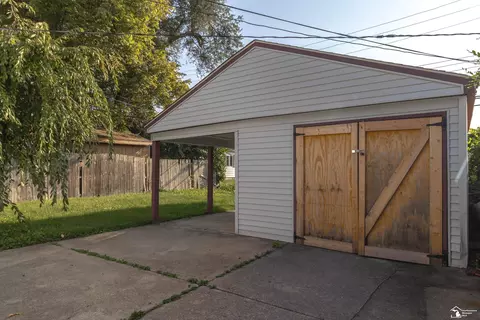 Exterior - 7581 Monroe, Taylor, MI 48180 photo 4 of 7