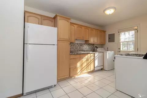 Kitchen - 7581 Monroe, Taylor, MI 48180 photo 2 of 3