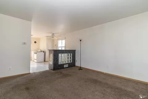 Living - 7581 Monroe, Taylor, MI 48180 photo 5 of 6