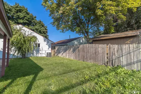 Exterior - 7581 Monroe, Taylor, MI 48180 photo 6 of 7