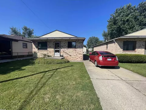 24901 Lambrecht, Eastpointe, MI 48021