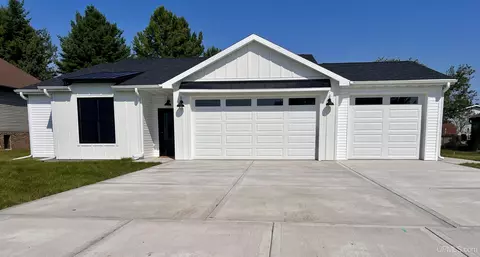 3110 S 5th, Escanaba, MI 49829