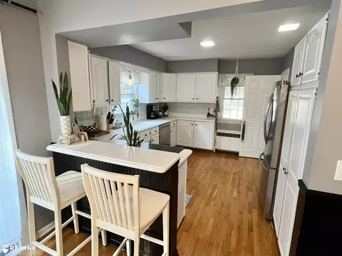 Kitchen - 400 Coutant, Flushing, MI 48433 photo 3 of 3