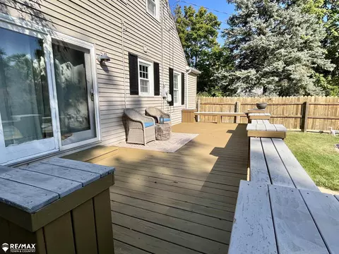 Exterior - 400 Coutant, Flushing, MI 48433 photo 6 of 12