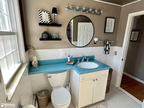 Bath - 400 Coutant, Flushing, MI 48433 photo 1 of 2