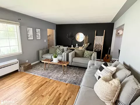 Living - 400 Coutant, Flushing, MI 48433 photo 3 of 3