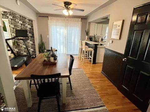 Dining - 400 Coutant, Flushing, MI 48433 photo 2 of 5