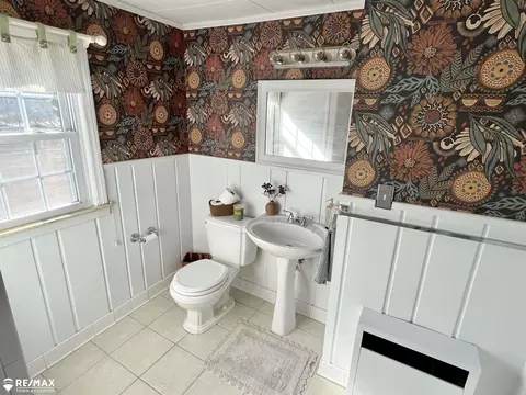 Bath - 400 Coutant, Flushing, MI 48433 photo 2 of 2