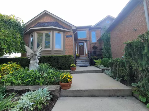 39360 Rivercrest, Harrison Township, MI 48045