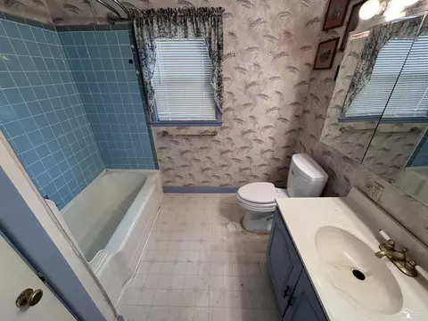 Bath - 5530 Forest, Monroe, MI 48161 photo 1 of 1