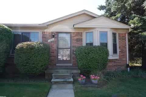 11534 Lynhurst, Washington, MI 48094