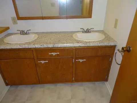 Bath - 771 W Maple, Adrian, MI 49221 photo 2 of 3