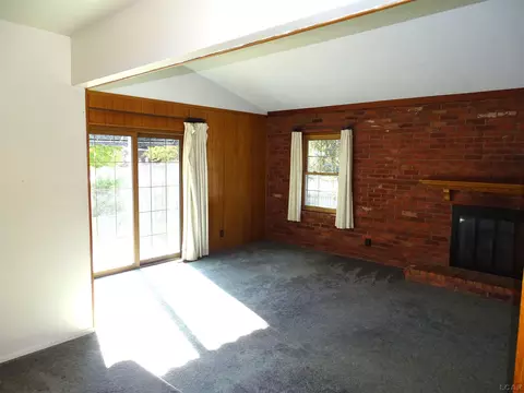 Living - 771 W Maple, Adrian, MI 49221 photo 2 of 4