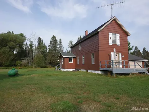 981 Main, Lake Linden, MI 49945