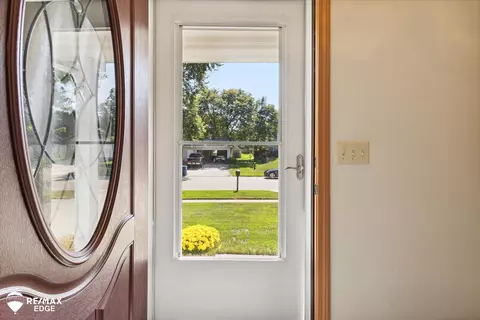 Entry Way - 551 Juniper, Davison, MI 48423 photo 1 of 2