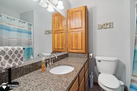 Bath - 551 Juniper, Davison, MI 48423 photo 2 of 2