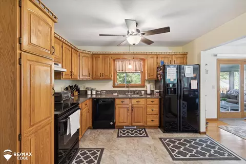 Kitchen - 551 Juniper, Davison, MI 48423 photo 2 of 4