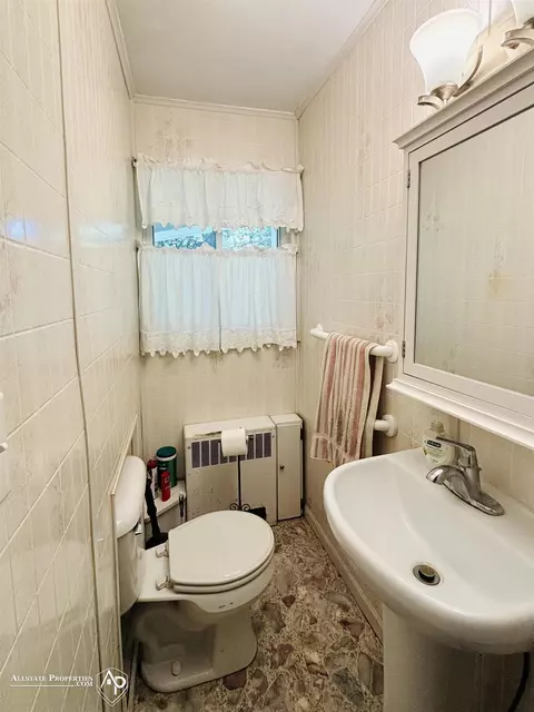 Bath - 6096 E Pierson, Flint, MI 48506 photo 1 of 3