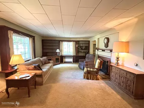 Living - 6096 E Pierson, Flint, MI 48506 photo 2 of 2