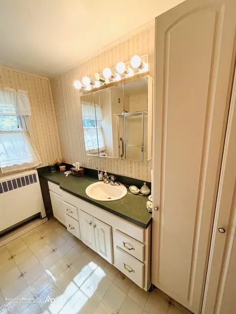 Bath - 6096 E Pierson, Flint, MI 48506 photo 2 of 3
