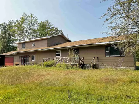 5311 J5, Escanaba, MI 49829