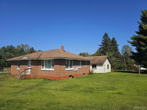 302 Hemlock, Amasa, MI 49903