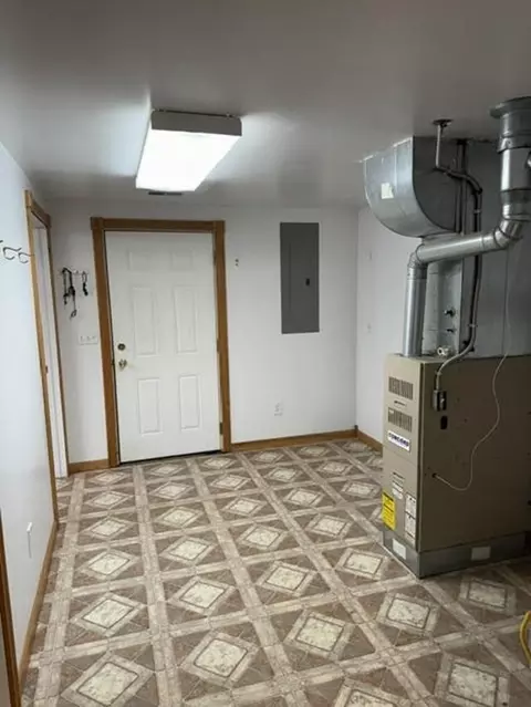 Entry Way - 650 Wilson, Mount Morris, MI 48458 photo 2 of 3