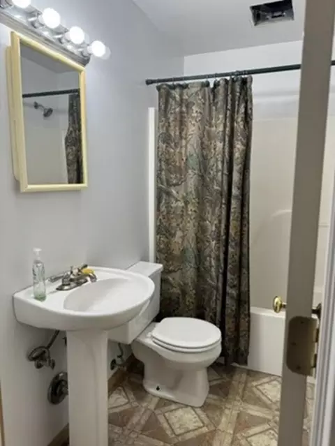Bath - 650 Wilson, Mount Morris, MI 48458 photo 1 of 1