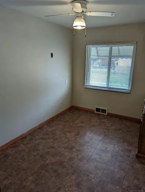24685 Ridgecroft, Eastpointe, MI 48021 photo 5