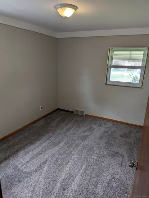 24685 Ridgecroft, Eastpointe, MI 48021 photo 11