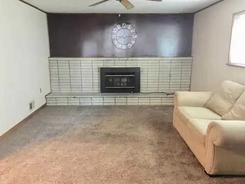 Living - 14937 Peck, Warren, MI 48088 photo 3 of 5